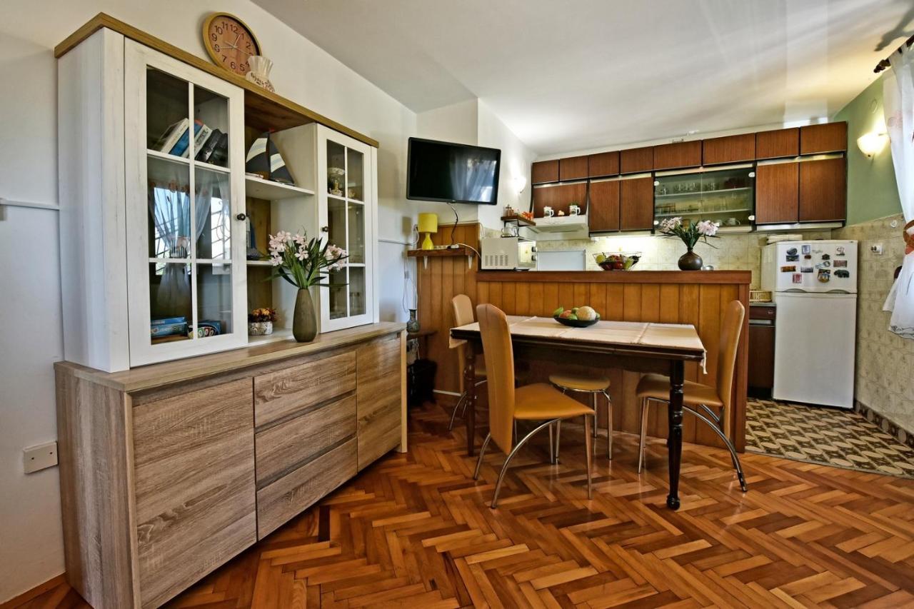 Apartmani Kovac Funtana Exterior photo